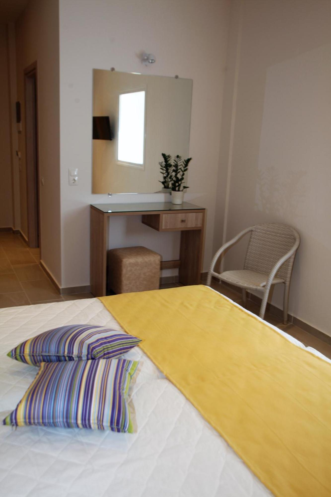 Alexander Aparthotel Agios Gordios  Exterior photo